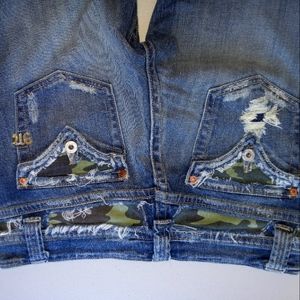 Camo Miss Me Jean's! Size 31!